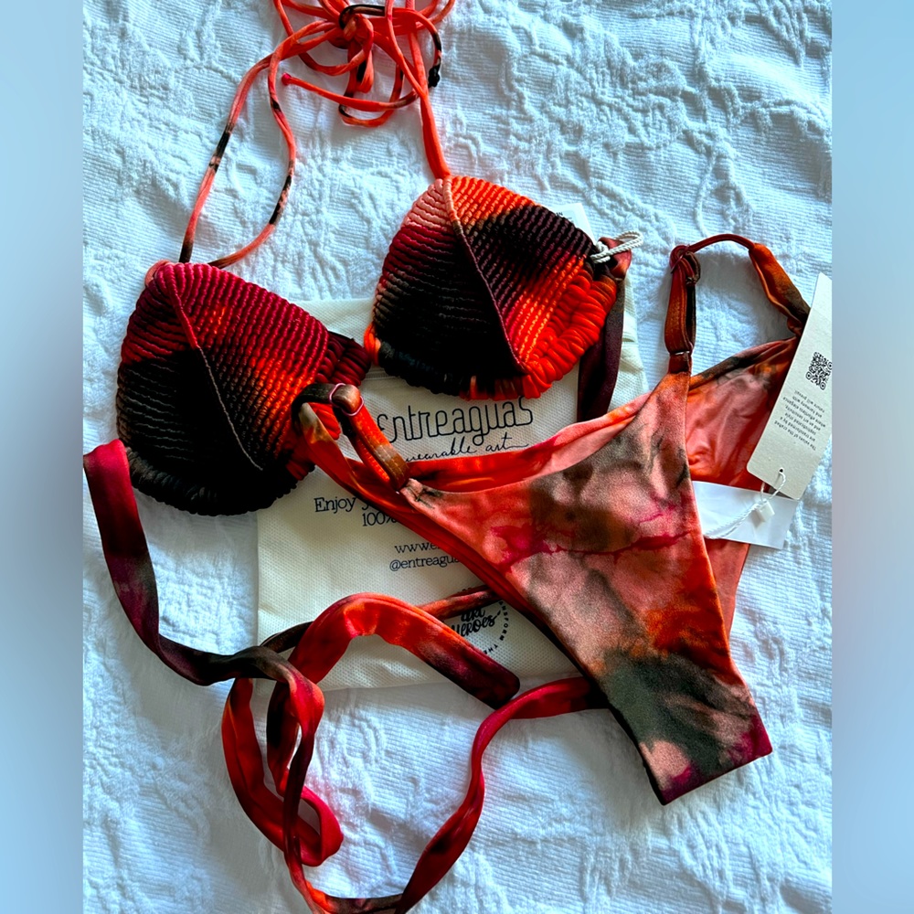New with tags Colombian Entreaguas Bikini